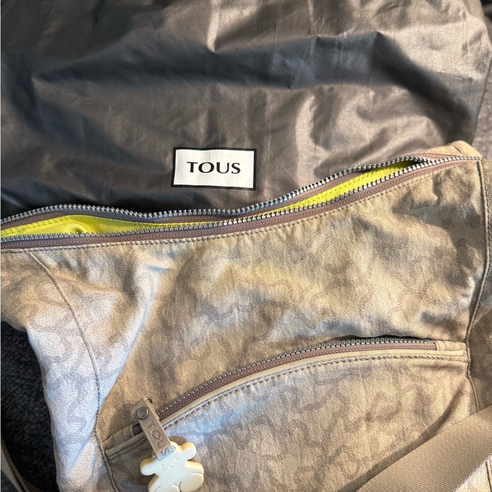 Tous Tan Shoulder Bag with Casual Design - Picture 7 of 7